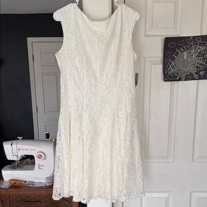 Elegant white lace  Dress nwt